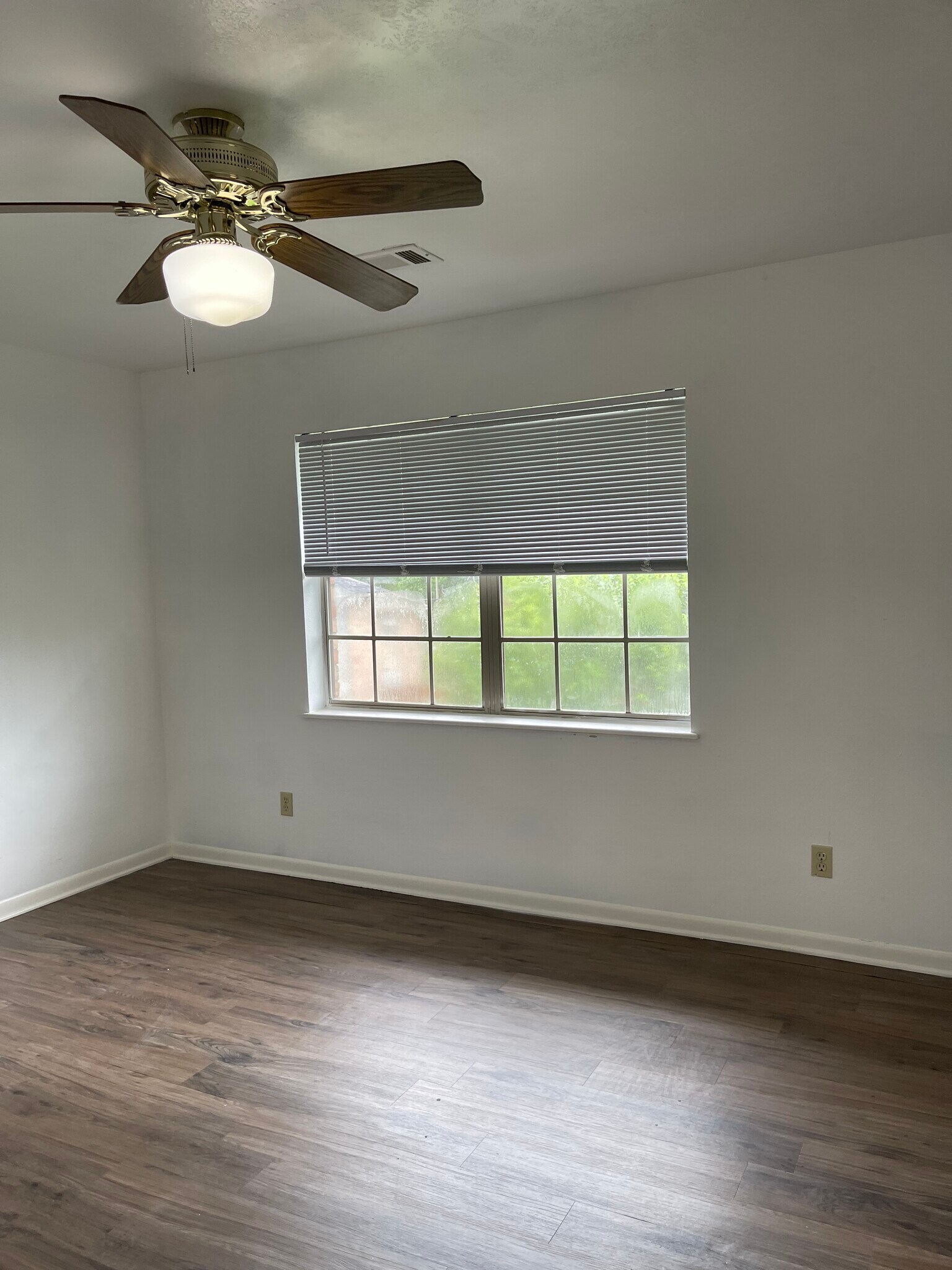 Building Photo - 1205 Vinyard Ct