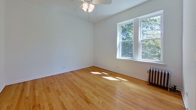 Building Photo - Rehabbed Portage Park One Bedroom