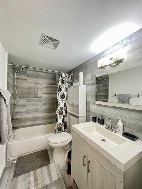 Building Photo - 6342 Newtown Cir