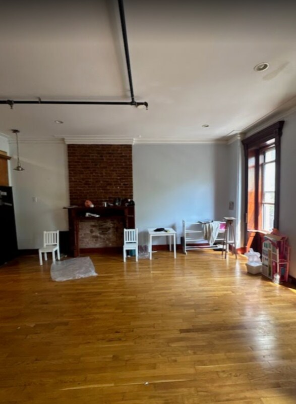Building Photo - 603 St Marks Ave