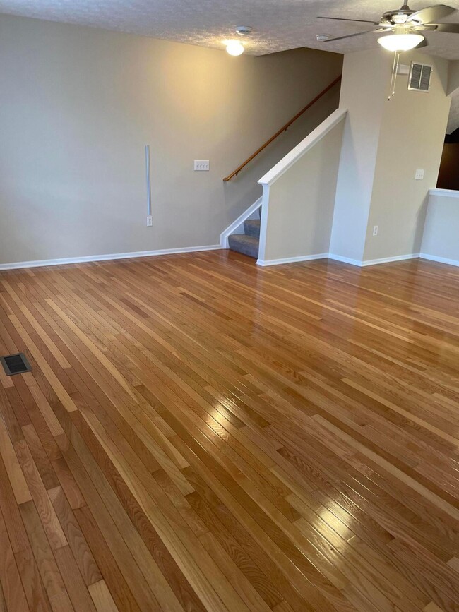 Building Photo - 5967 Canyon Creek Dr