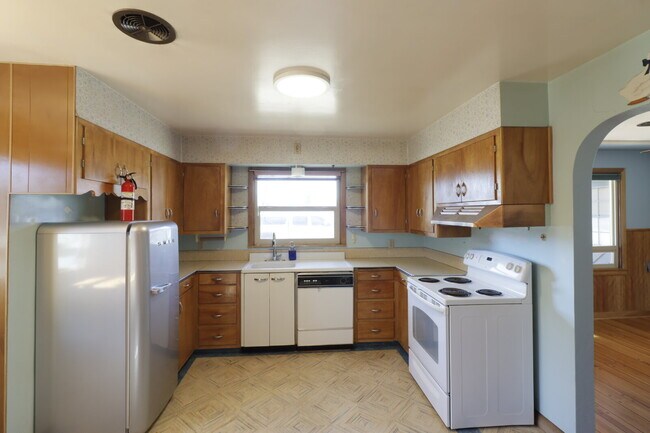 Building Photo - Charming 2 Bed / 1 Bath Home in Redmond!