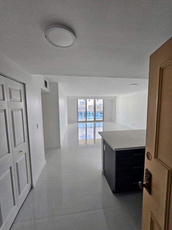 Building Photo - 3800 S Ocean Dr
