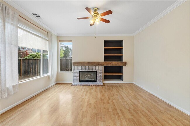 Building Photo - 16 Smith Ct