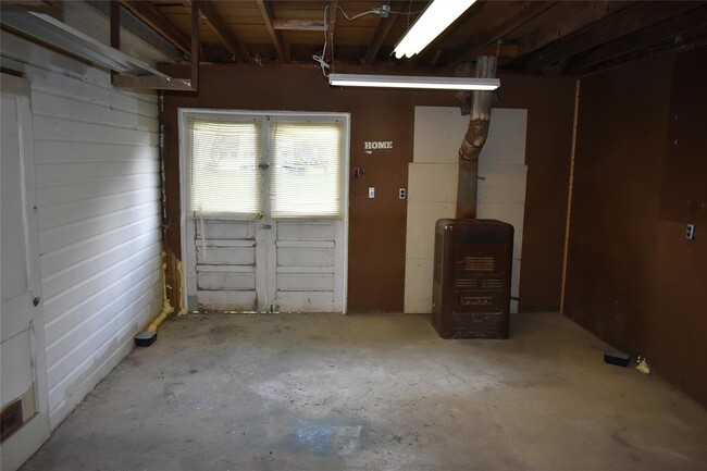 Building Photo - 107 Bogart St
