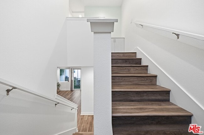 Building Photo - 807 Jade Pl.