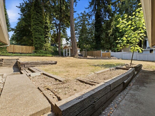 Building Photo - 3115 86th Ave E