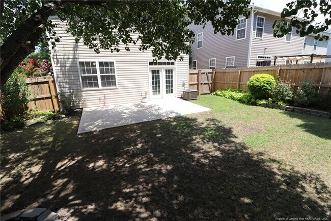 Building Photo - 137 Palmdale Ct