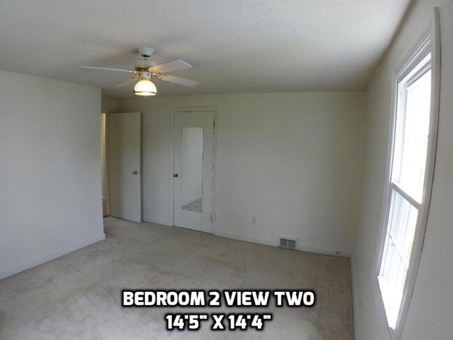 Building Photo - Three bedroom home excellent neighborhood