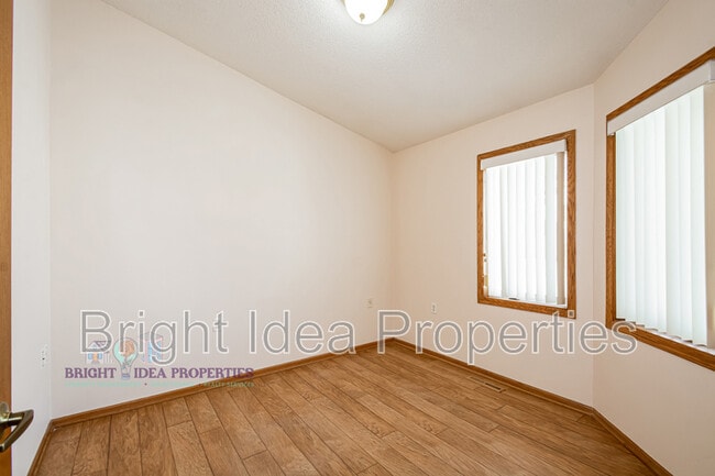 Building Photo - 2737 Douglas Dr N