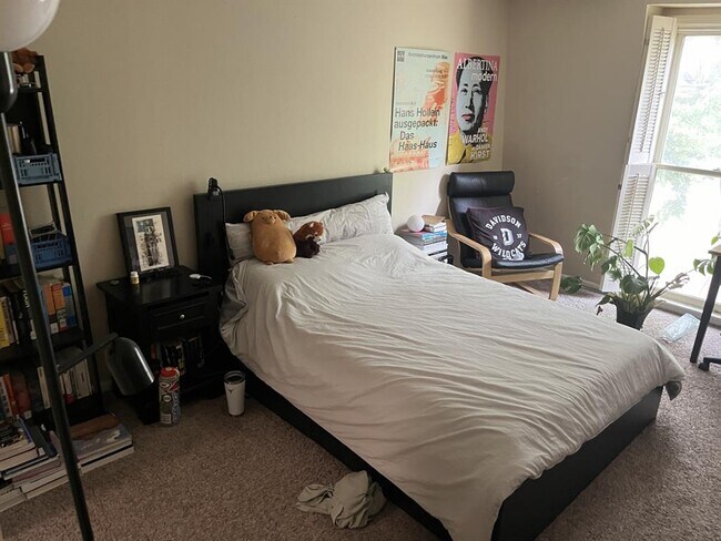 Building Photo - 2704 San Pedro St