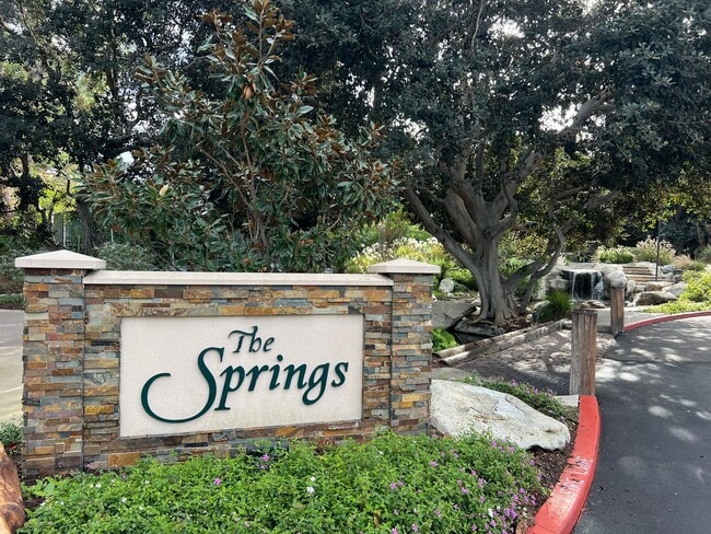 Building Photo - Irvine 2 bedroom with Upgrades