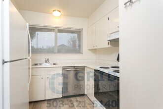 Building Photo - GPM475 - SE Woodward St (T1)