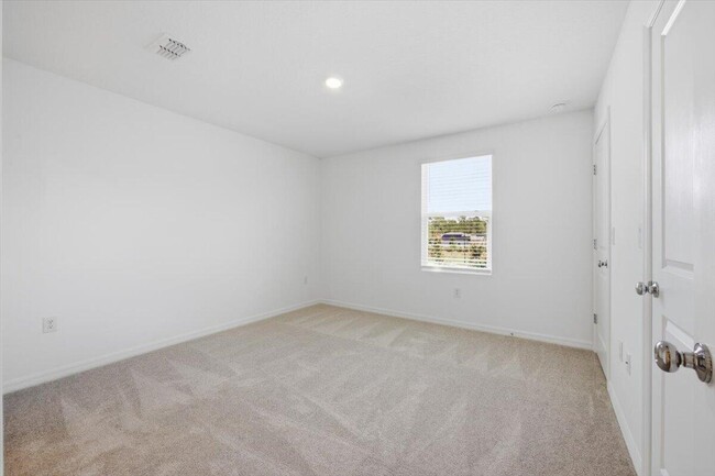 Building Photo - 2840 Skyline Lp