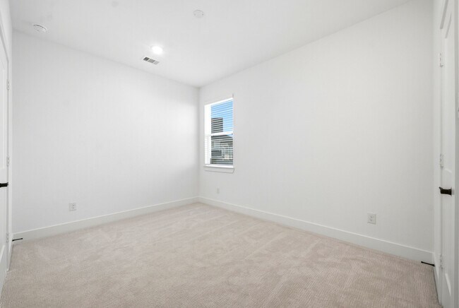 Building Photo - 21202 Creeping Bentgrass Dr