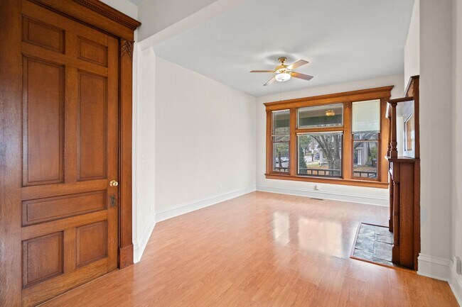 Building Photo - 734 Garrard St