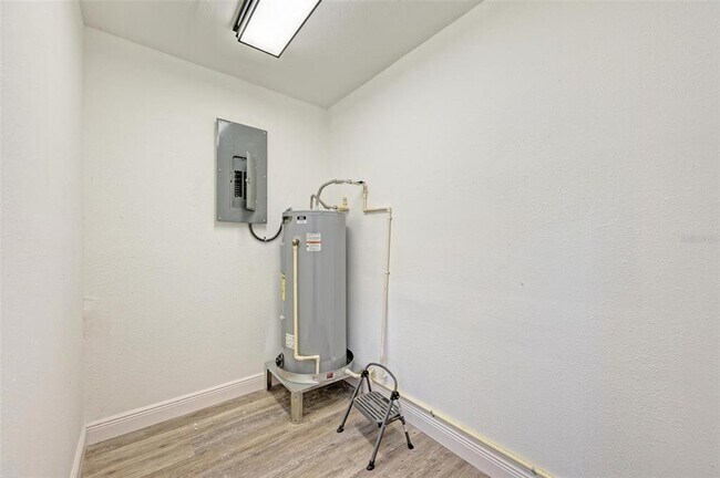 Building Photo - 6703 N 30th St