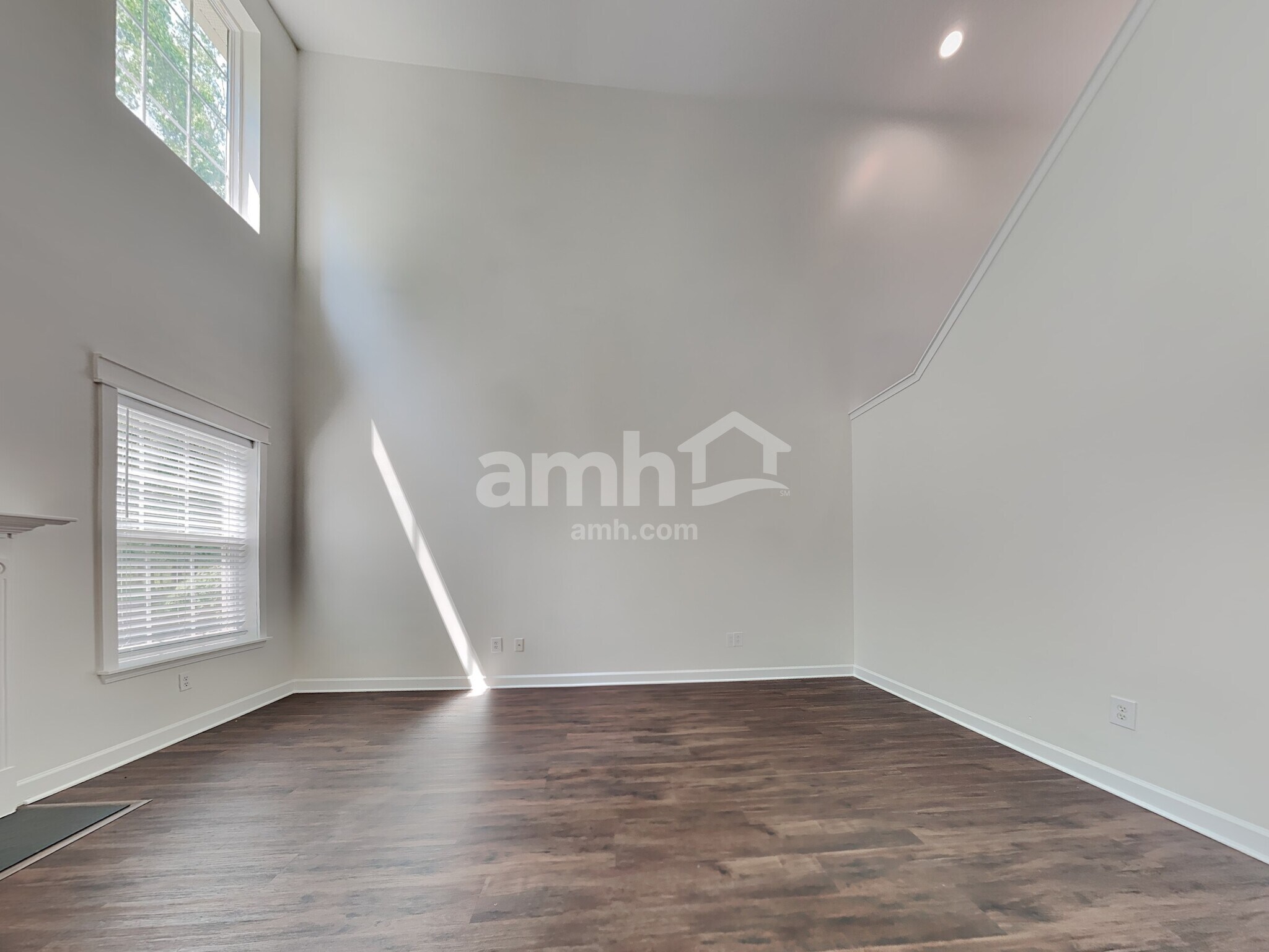 Building Photo - 118 Maywood Drive