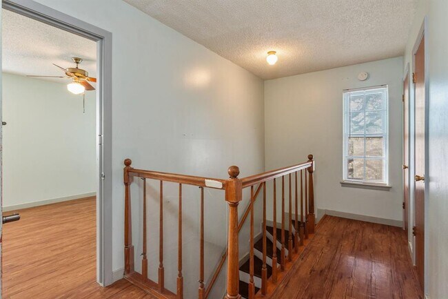 Building Photo - 8401 Tecumseh Dr