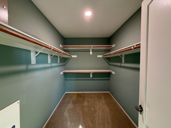 Building Photo - 37836 Divot Dr