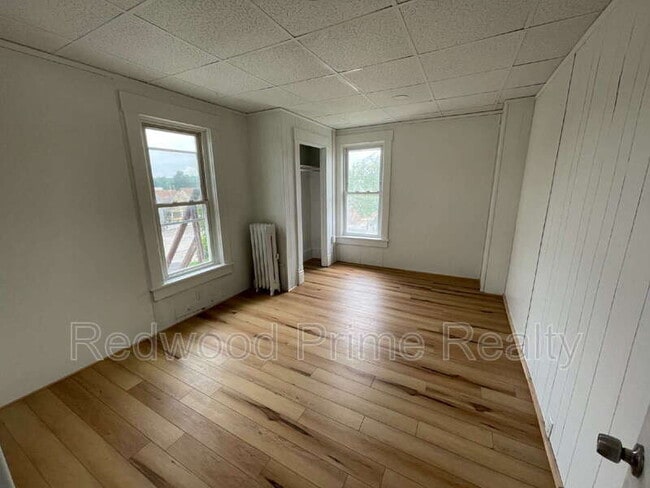 Building Photo - 2901 Maple Ave