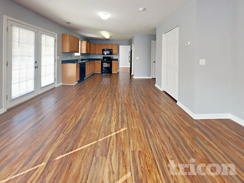 Building Photo - 410 Fox Trot Dr
