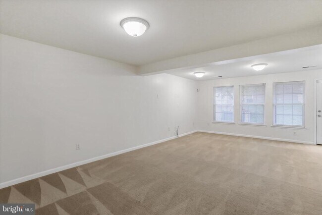 Building Photo - 15 Tidewater Terrace