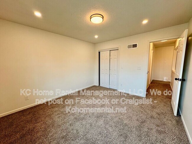 Building Photo - 307 E Main St