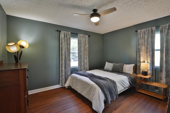 Building Photo - 925 Blenheim Rd