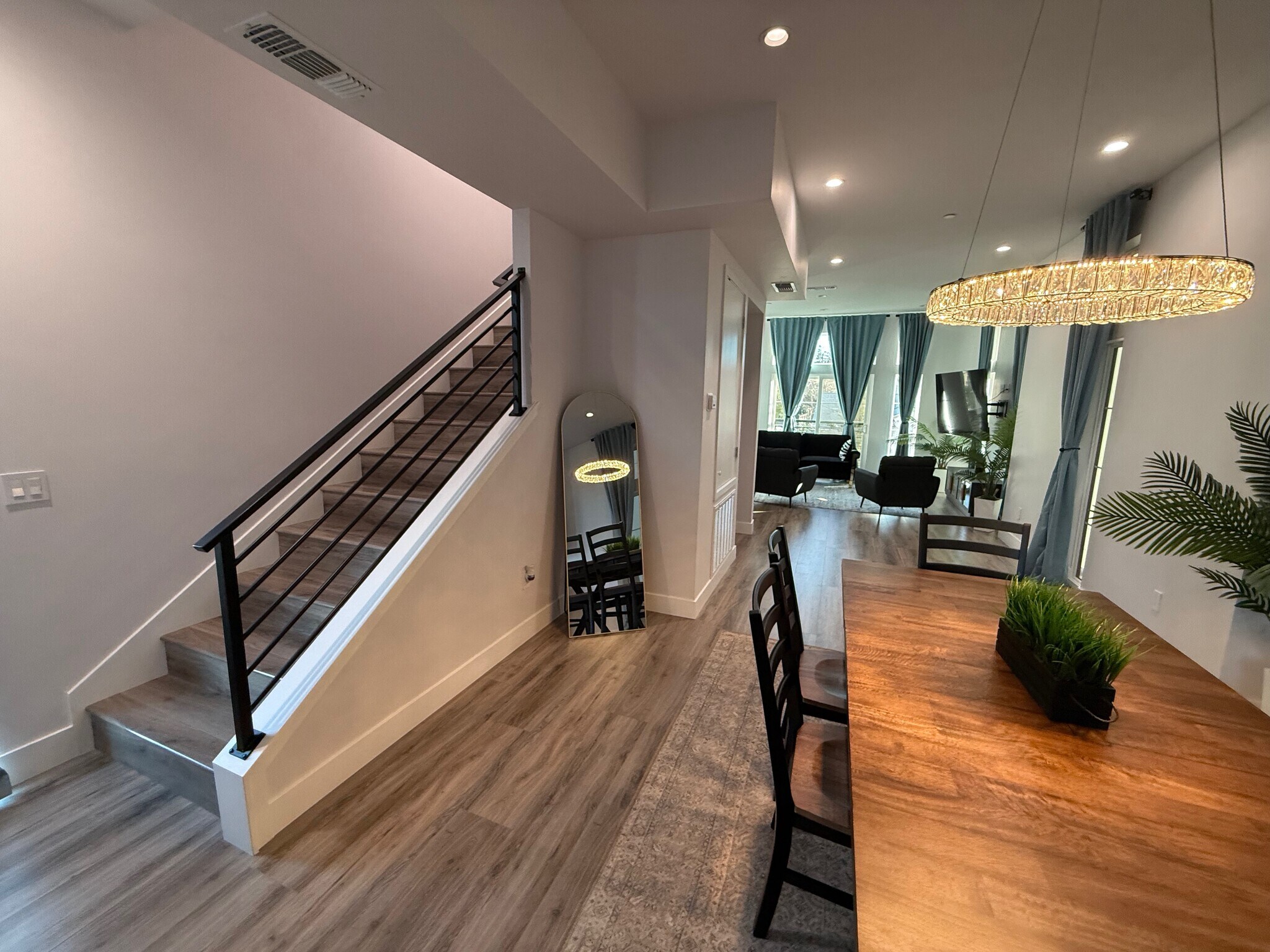 Building Photo - 2012 Uptown Aly