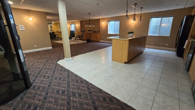 Building Photo - 408 N White Deer Trail