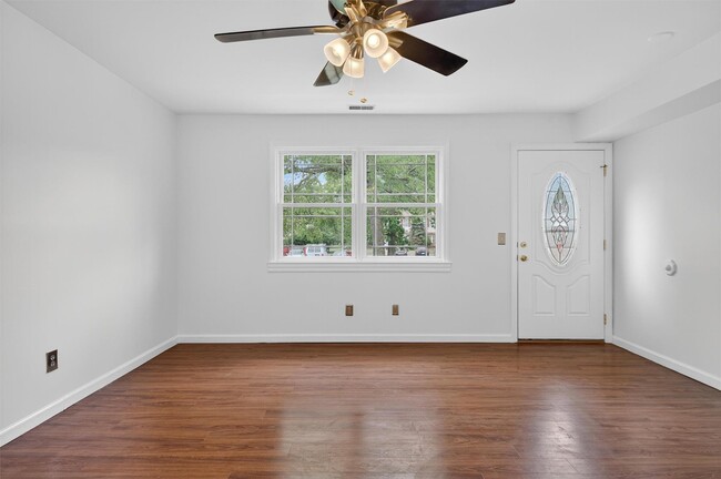 Building Photo - 276 Temple Hill Rd