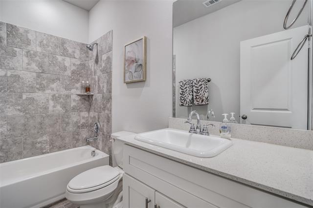 Building Photo - 1069 Norias Dr