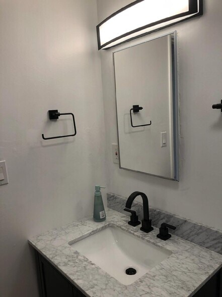 Bathroom Vanity - 4607 Plaza Ln