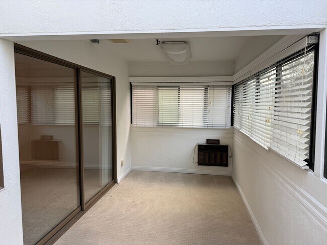 Building Photo - Los Gatos quality condo