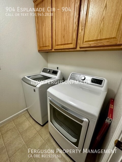 Building Photo - Move In Ready Folsom Home with Greenbelt V...