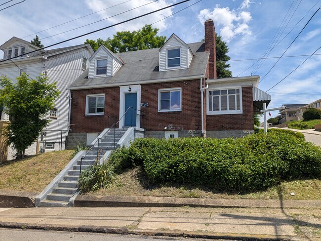 Building Photo - 1421 Meadow St