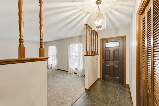 Building Photo - 3 bedroom 2 bath home located just off Grantline Rd.