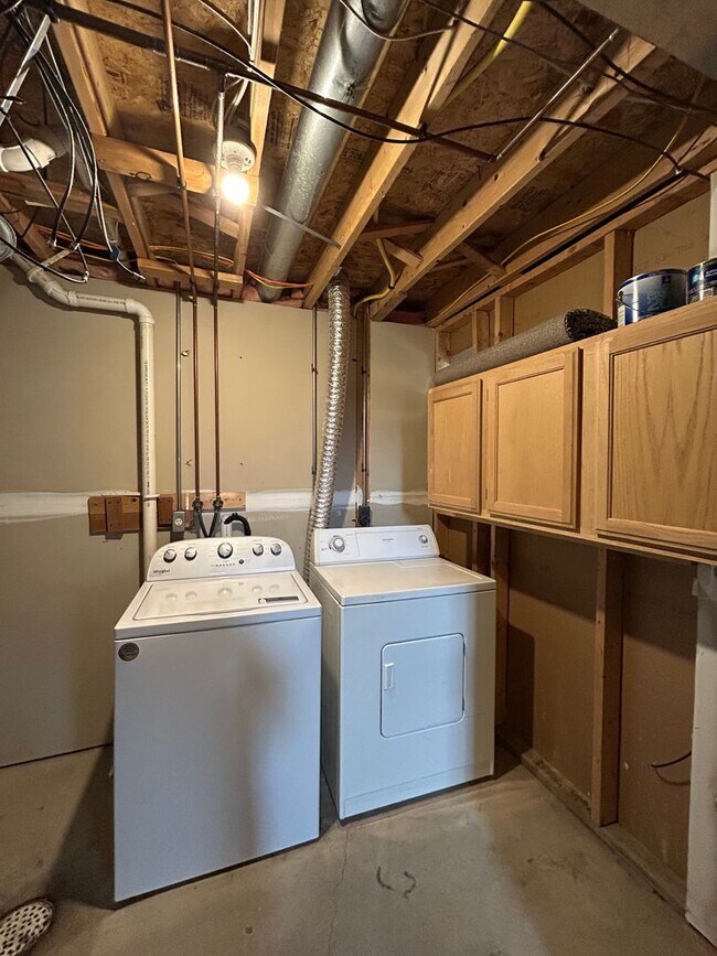 Building Photo - Spacious Millard Living with a Backyard You’ll Love