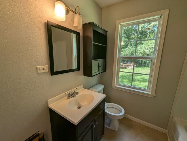 Building Photo - 2 Bed/1 Bath Cottage in Batesville