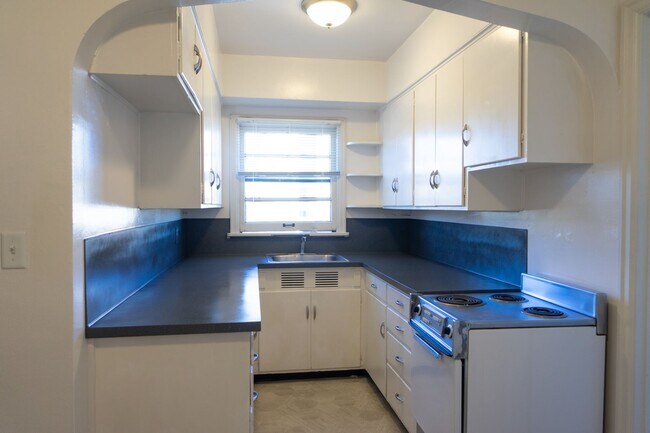 Building Photo - Finally, a Place That’s All Yours — Cozy D...