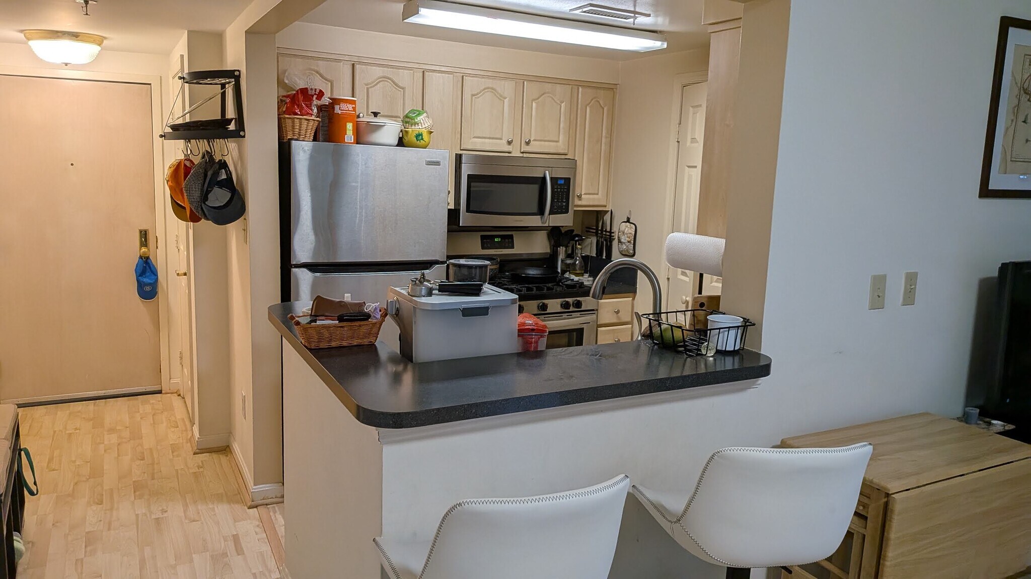 Fully equipped kitchen - 4808 Moorland Ln