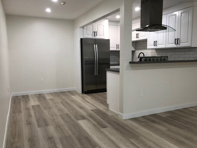 Interior Photo - 2411 Mathews Ave