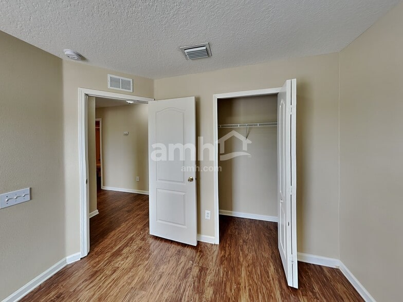 Building Photo - 13136 Early Run Ln