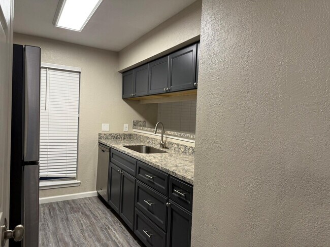 Building Photo - 16303 Lyons School Rd