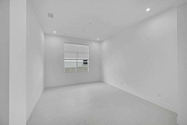 Building Photo - 9524 St Germain Dr