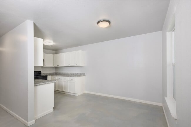 Building Photo - 634 Luke St