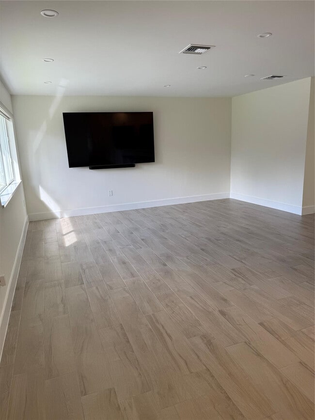 Building Photo - 1269 NW 4th St