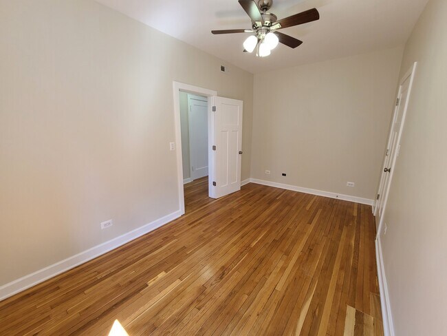 Building Photo - 4206 N Pulaski Rd