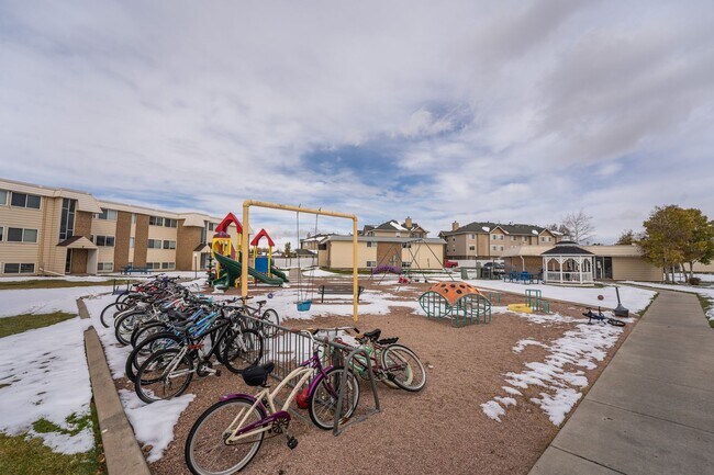 Interior Photo - University Heights (KC-AM)